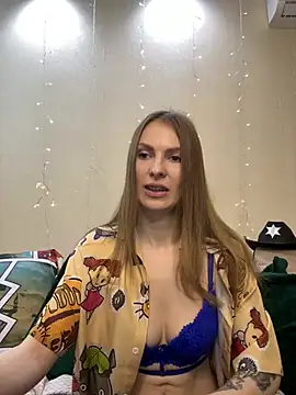 Snapshot of RachelBelI chatting on 02.02.25 RachelBelI online show from 02.02.25