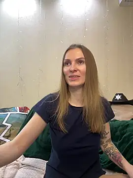 Snapshot of RachelBelI chatting on 02.04.25 RachelBelI online show from 02.04.25