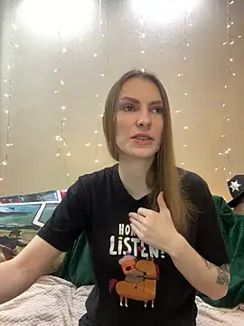 Snapshot of RachelBelI chatting on 02.09.25 RachelBelI online show from 02.09.25