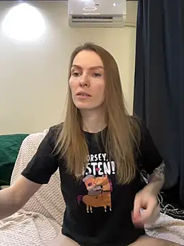 Snapshot of RachelBelI chatting on 03.16.25 RachelBelI online show from 03.16.25