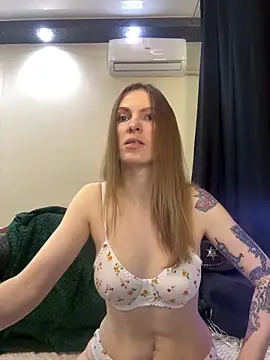 Snapshot of RachelBelI chatting on 03.21.25 RachelBelI online show from 03.21.25