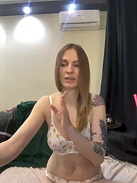 Snapshot of RachelBelI chatting on 03.22.25 RachelBelI online show from 03.22.25