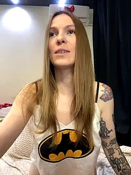 Snapshot of RachelBelI chatting on 09.10.25 RachelBelI online show from 09.10.25