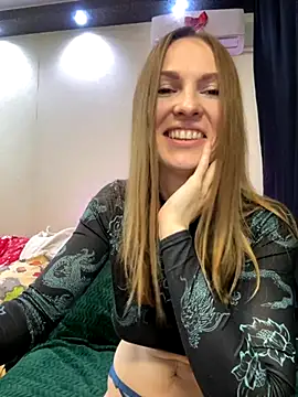 Snapshot of RachelBelI chatting on 09.26.25 RachelBelI online show from 09.26.25