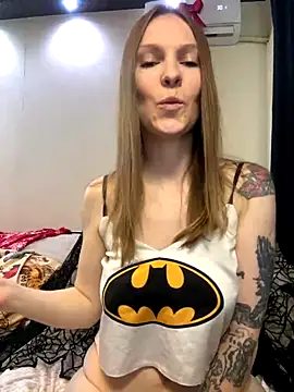 Snapshot of RachelBelI chatting on 10.05.25 RachelBelI online show from 10.05.25