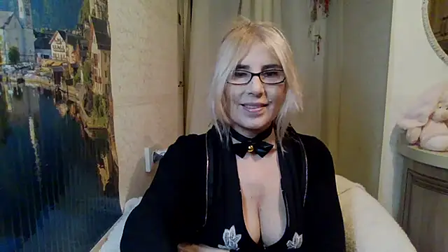 Snapshot of sweet_raspberry chatting on 01.13.25 sweet raspberry online show from 01.13.25