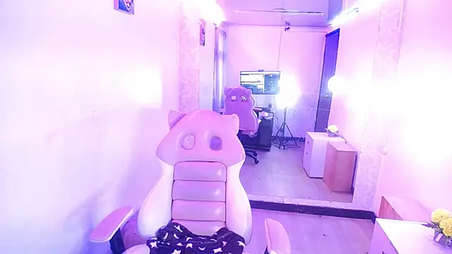 Snapshot of ailyn_miranda chatting on 01.20.25 ailyn miranda online show from 01.20.25