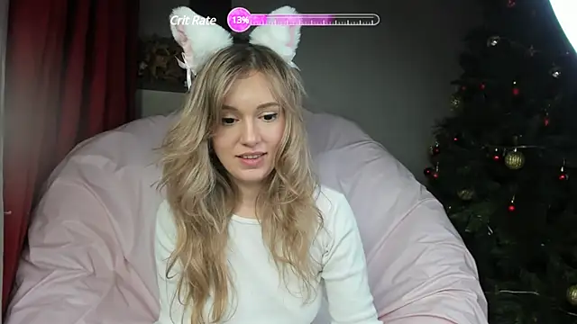 Snapshot of foxy_blond chatting on 12.24.24 foxy blond online show from 12.24.24