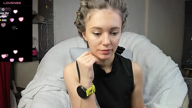 Snapshot of foxy_blond chatting on 01.30.25 foxy blond online show from 01.30.25