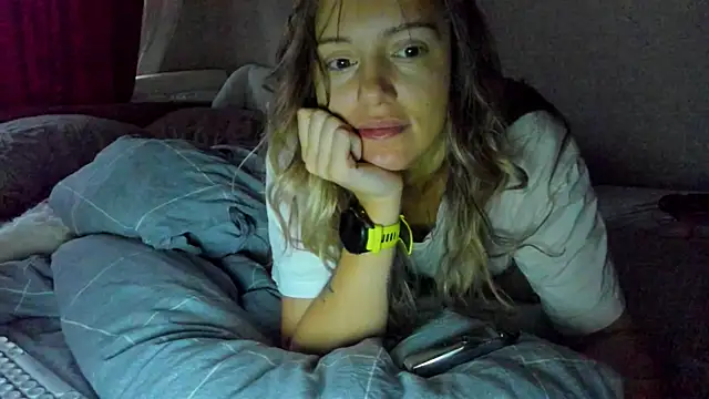 Snapshot of foxy_blond chatting on 10.17.25 foxy blond online show from 10.17.25