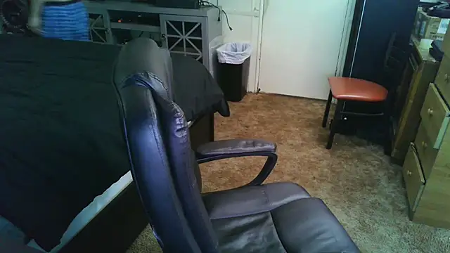 Snapshot of MasterJizzJunky chatting on 10.10.25 MasterJizzJunky online show from 10.10.25