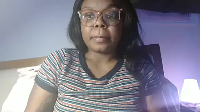 Snapshot of YaraBrynnn chatting on 11.13.25 YaraBrynnn online show from 11.13.25