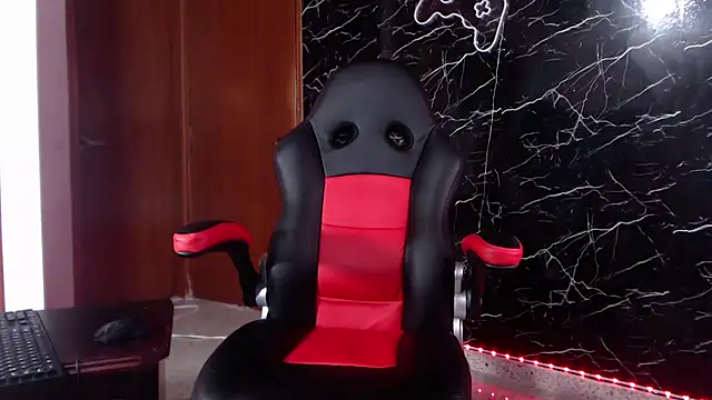 Snapshot of maty_hardx chatting on 01.10.25 maty hardx online show from 01.10.25