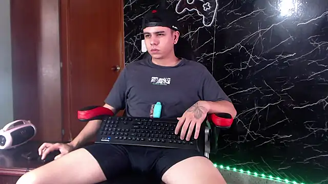 Snapshot of maty_hardx chatting on 02.08.25 maty hardx online show from 02.08.25