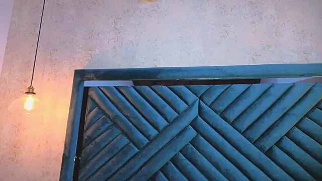 Lucy Vega online show from 10.02.25