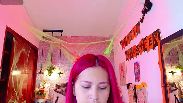 Snapshot of meghan_nill chatting on 10.22.25 meghan nill online show from 10.22.25