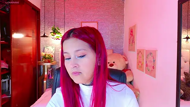 Snapshot of meghan_nill chatting on 11.07.25 meghan nill online show from 11.07.25