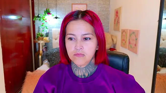 Snapshot of meghan_nill chatting on 11.28.25 meghan nill online show from 11.28.25