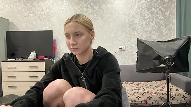 AnneBall online show from 01.27.25