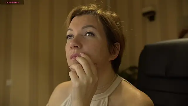 Snapshot of Katherine_Fox chatting on 12.13.24 Katherine Fox online show from 12.13.24