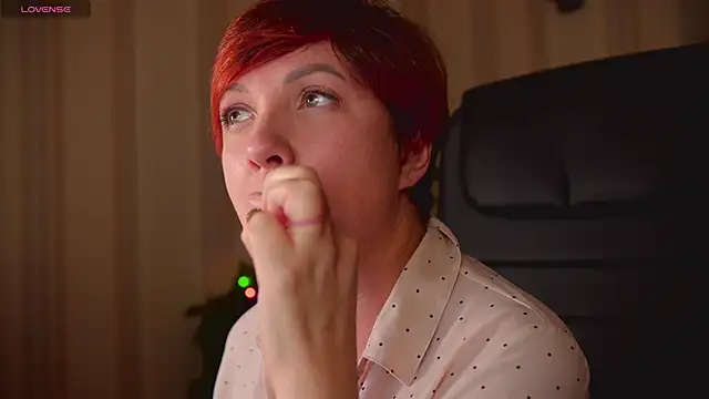 Snapshot of Katherine_Fox chatting on 02.13.25 Katherine Fox online show from 02.13.25