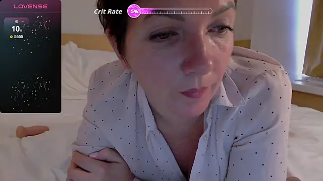 Snapshot of Katherine_Fox chatting on 09.21.25 Katherine Fox online show from 09.21.25