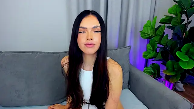 Snapshot of sexyangeloux chatting on 10.11.25 sexyangeloux online show from 10.11.25