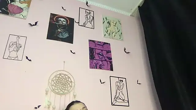 Snapshot of MoonAgnes chatting on 01.15.25 MoonAgnes online show from 01.15.25