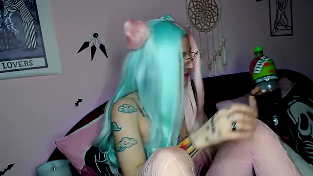 Snapshot of MoonAgnes chatting on 02.01.25 MoonAgnes online show from 02.01.25