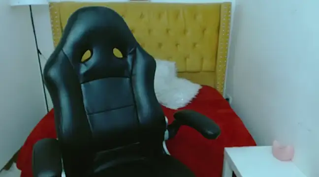 AlexandraJones  online show from 02.22.25