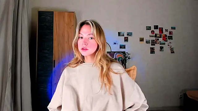 Snapshot of Niky__Jess chatting on 12.16.24 Niky Jess online show from 12.16.24
