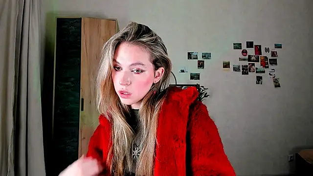 Snapshot of Niky__Jess chatting on 12.19.24 Niky Jess online show from 12.19.24