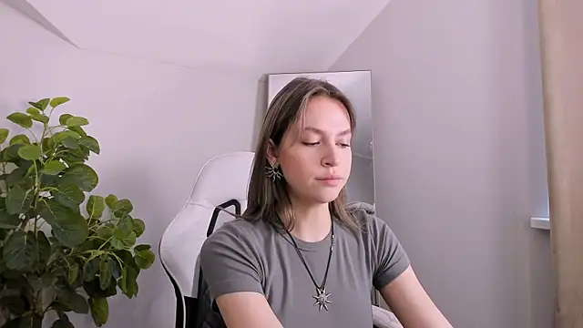 Snapshot of Niky__Jess chatting on 01.26.25 Niky Jess online show from 01.26.25