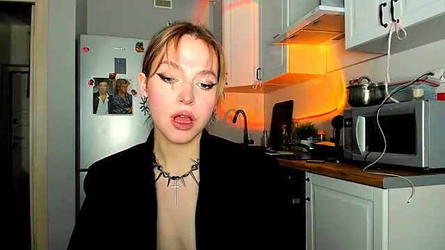 Snapshot of Niky__Jess chatting on 02.17.25 Niky Jess online show from 02.17.25