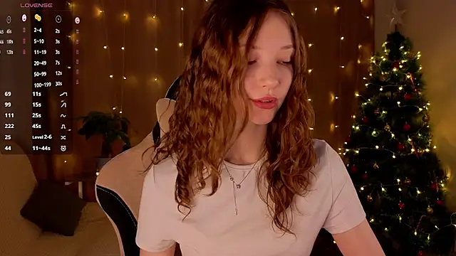 Snapshot of AliseVine chatting on 12.21.24 AliseVine online show from 12.21.24