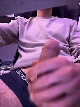 Snapshot of Onlymydick69 chatting on 12.02.24 Onlymydick69 online show from 12.02.24