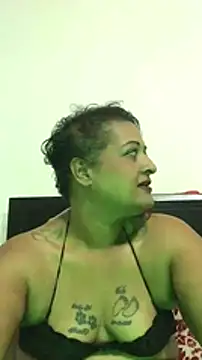 Snapshot of daddyzgal chatting on 12.15.24 daddyzgal online show from 12.15.24