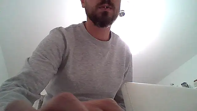 Snapshot of Frescon90 chatting on 03.05.25 Frescon90 online show from 03.05.25