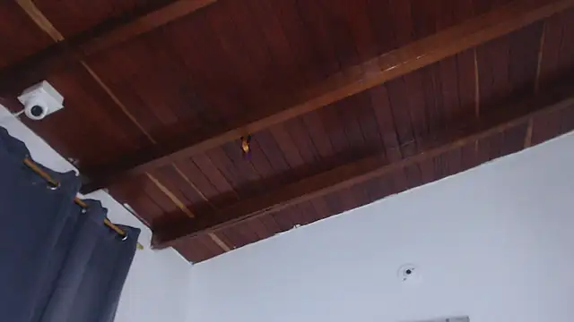 Amara Red online show from 09.18.25