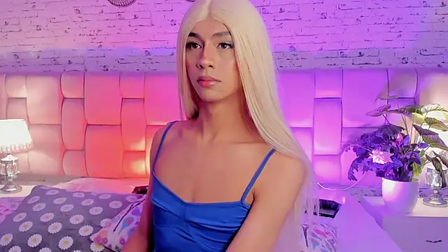 Snapshot of Ari_sunshine_ chatting on 12.27.24 Ari sunshine online show from 12.27.24