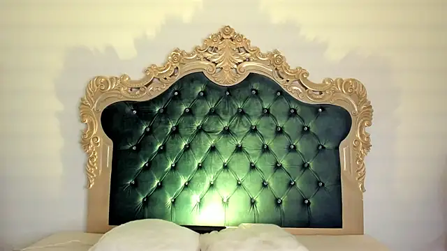 Snapshot of Ari_sunshine_ chatting on 09.12.25 Ari sunshine online show from 09.12.25