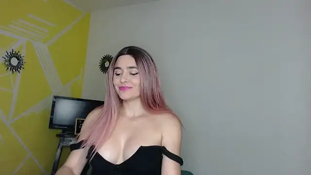 Nikolle Rouss online show from 01.31.25