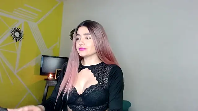 Nikolle Rouss online show from 02.12.25