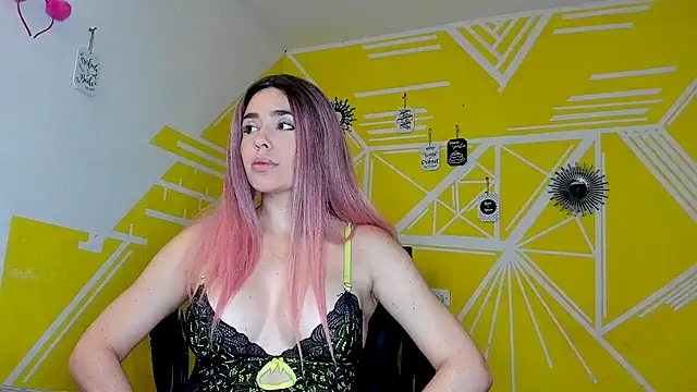 Nikolle Rouss online show from 10.23.25