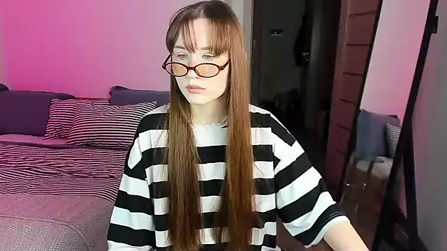 Snapshot of Stella_Sunny chatting on 10.04.25 Stella Sunny online show from 10.04.25