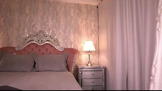 Snapshot of AngelineConnor chatting on 10.03.25 AngelineConnor online show from 10.03.25