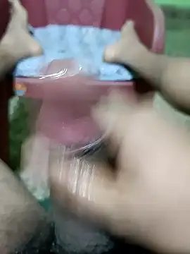 Snapshot of hornycharlie04 chatting on 01.13.25 hornycharlie04 online show from 01.13.25