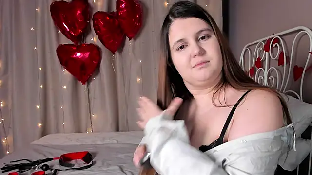 Miley Brown  online show from 02.15.25