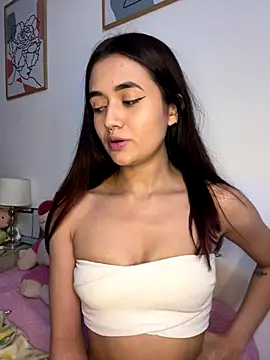 Snapshot of HallieLemon1 chatting on 10.12.25 HallieLemon1 online show from 10.12.25