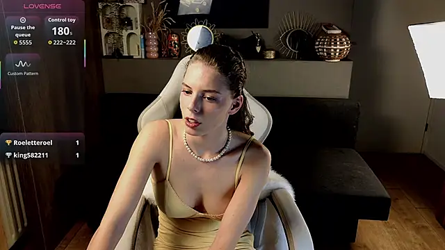 AyreenMoore online show from 09.15.25